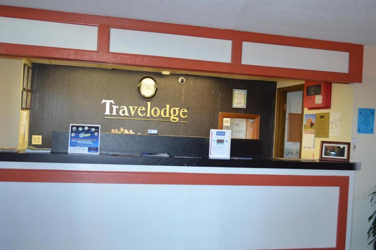 Travelodge Inn & Suites By Wyndham Muscatine Bagian luar foto