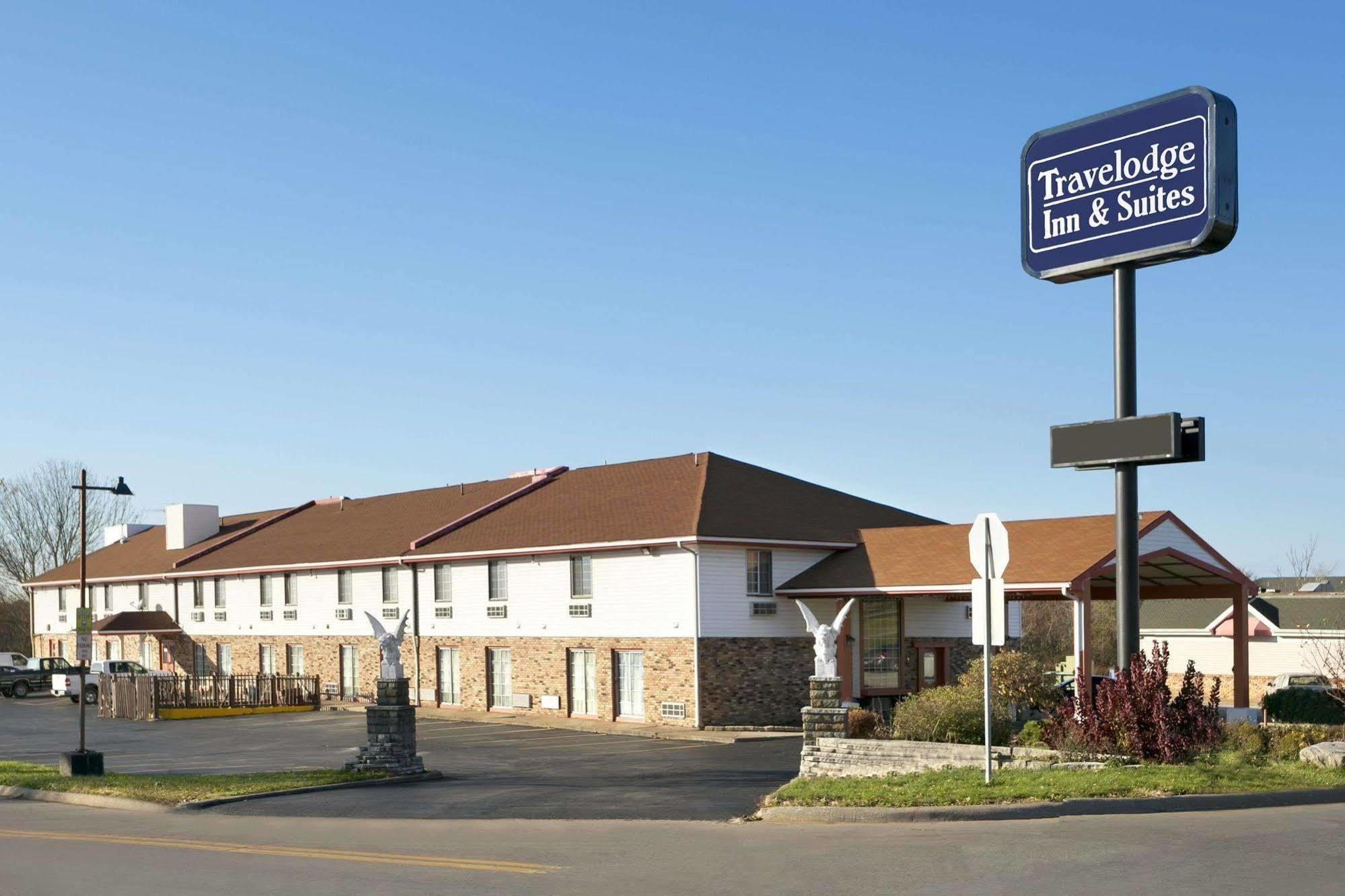 Travelodge Inn & Suites By Wyndham Muscatine Bagian luar foto